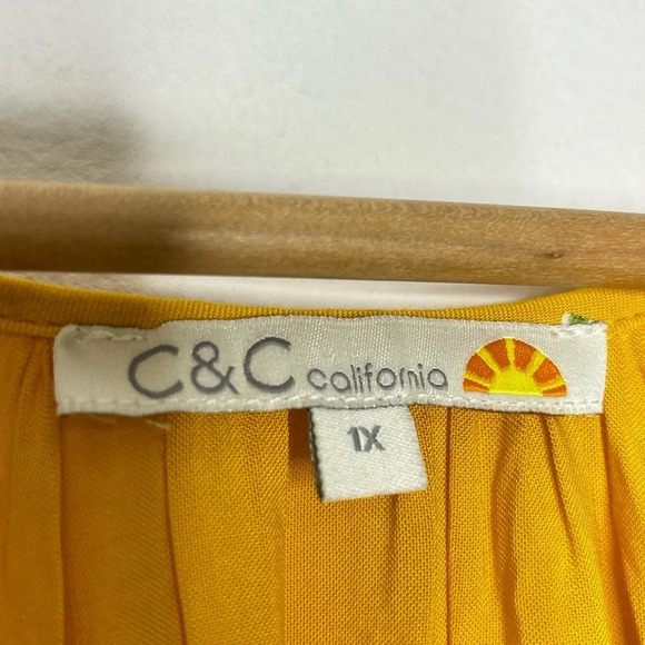 C&C California Blouse Top Women Size 1X Embroidered Floral Peasant Mustard - Picture 4 of 10